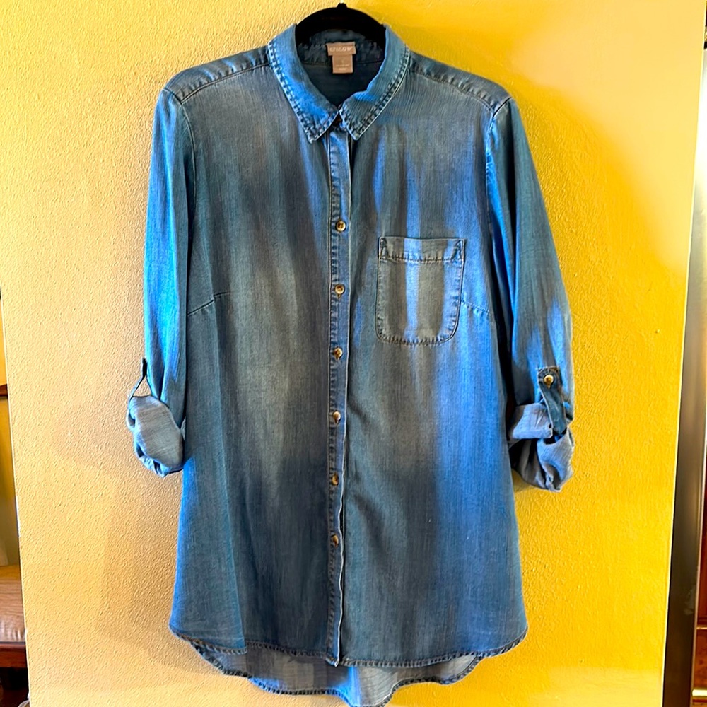 Chicos faded denim shirt size 1 (8-10,M).
